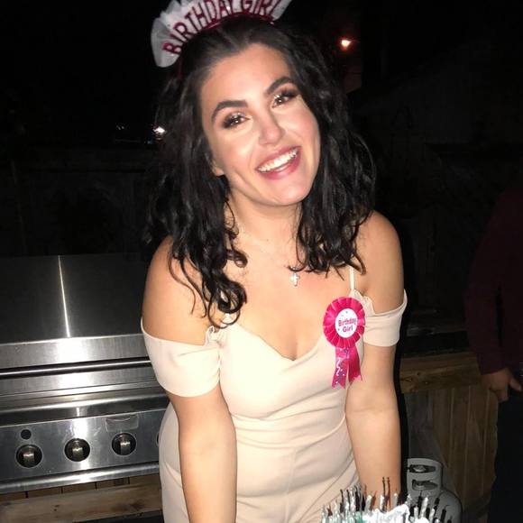 Meet your Posher, Daniella - Picture 1 of 1